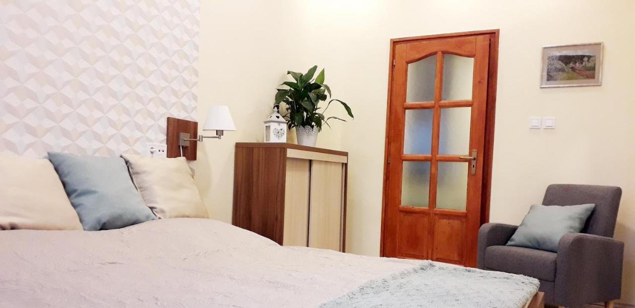 Diana Apartmanhaz Keszthely Ngoại thất bức ảnh